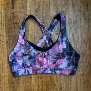 lululemon run stuff your bra, size 6